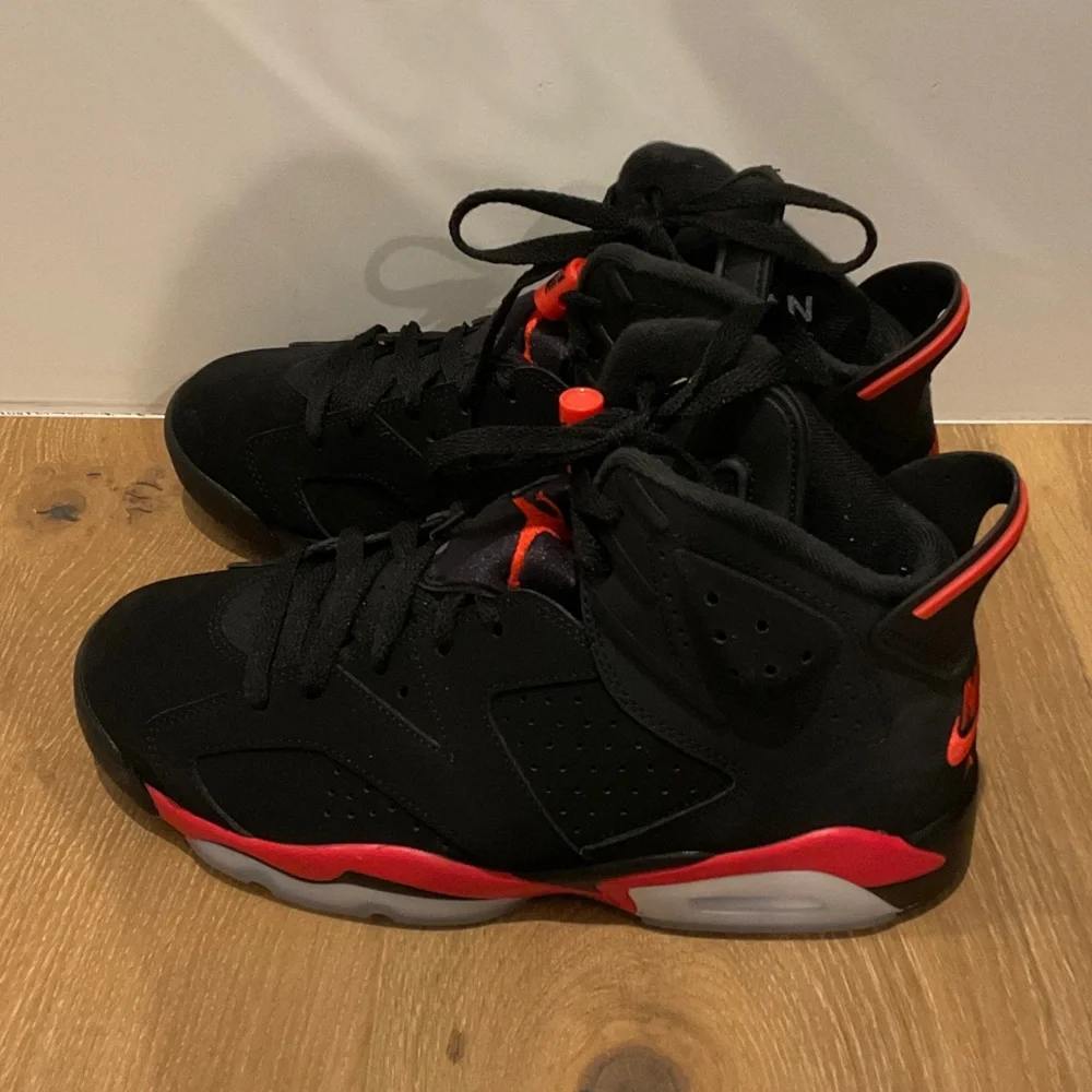 Men's Black and Red Athletic Sneakers